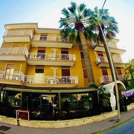 Hotel Jole Marina dʼMarina dʼAndora المظهر الخارجي الصورة
